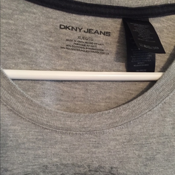 DKNY One City t-shirt - Picture 3 of 3